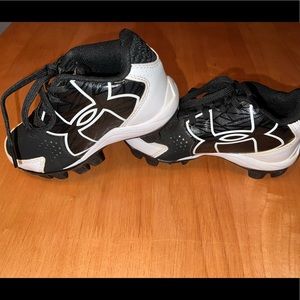 Youth baseball cleats size 10K Under Armour